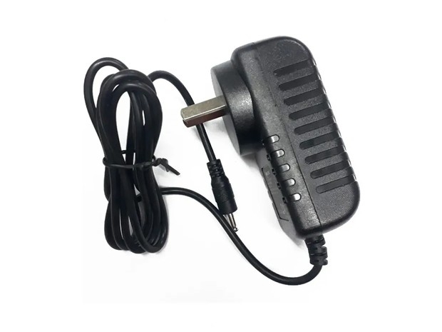 &uu CARGADOR TRANSFORMADOR 5V 2A PIN 5.5 (3139)